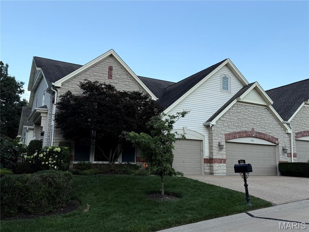 Property Photo: 724 Stonebluff Court MO 63005