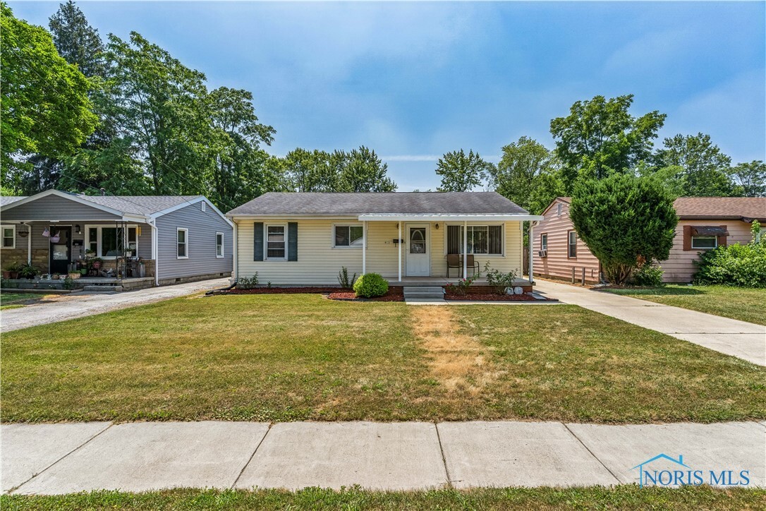 Property Photo: 613 Davis Street OH 45840