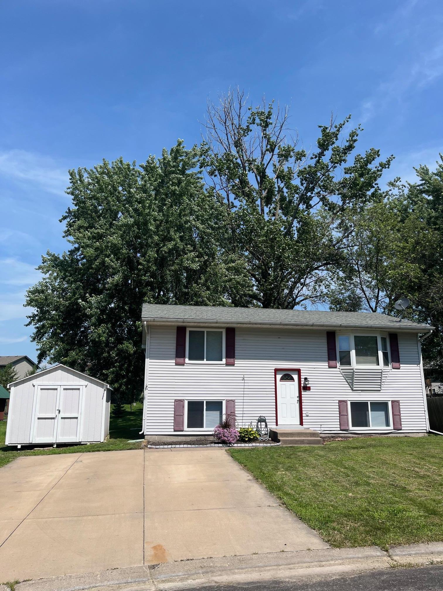 Property Photo: 825 10th Avenue SW MN 55025