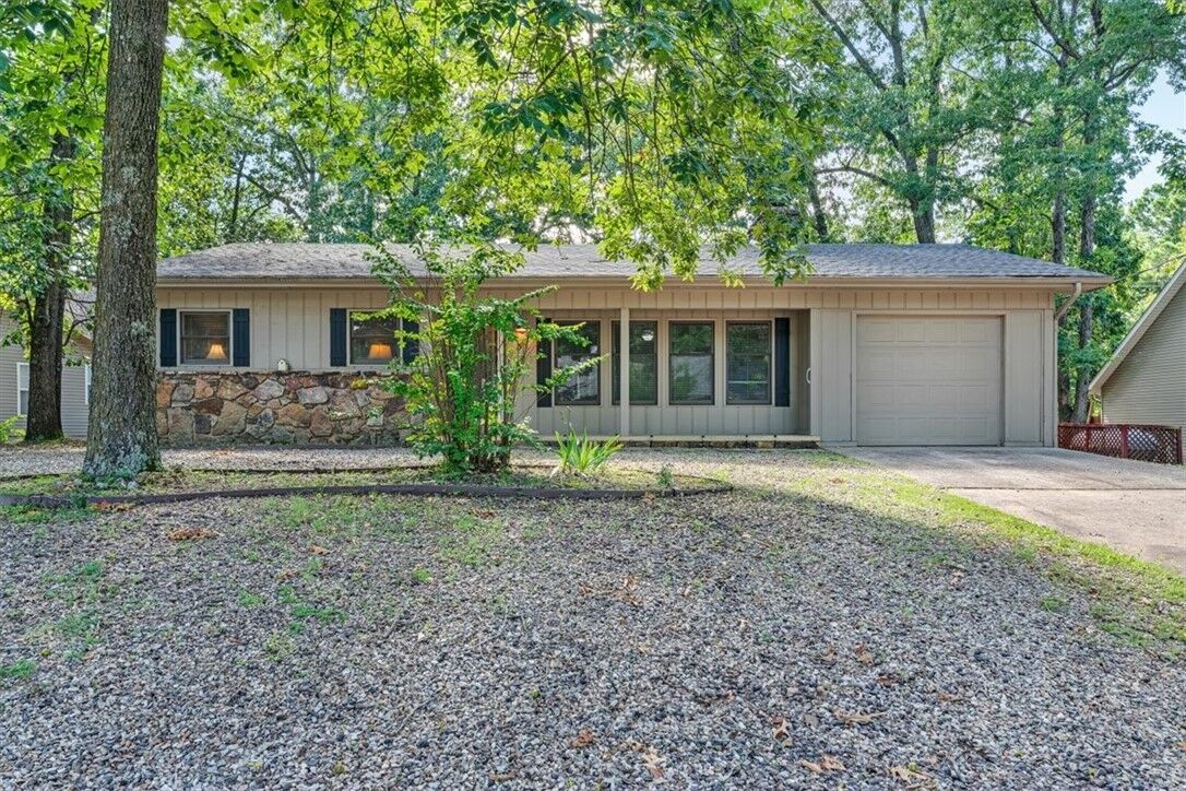 Property Photo:  5 Thetford Drive  AR 72715 