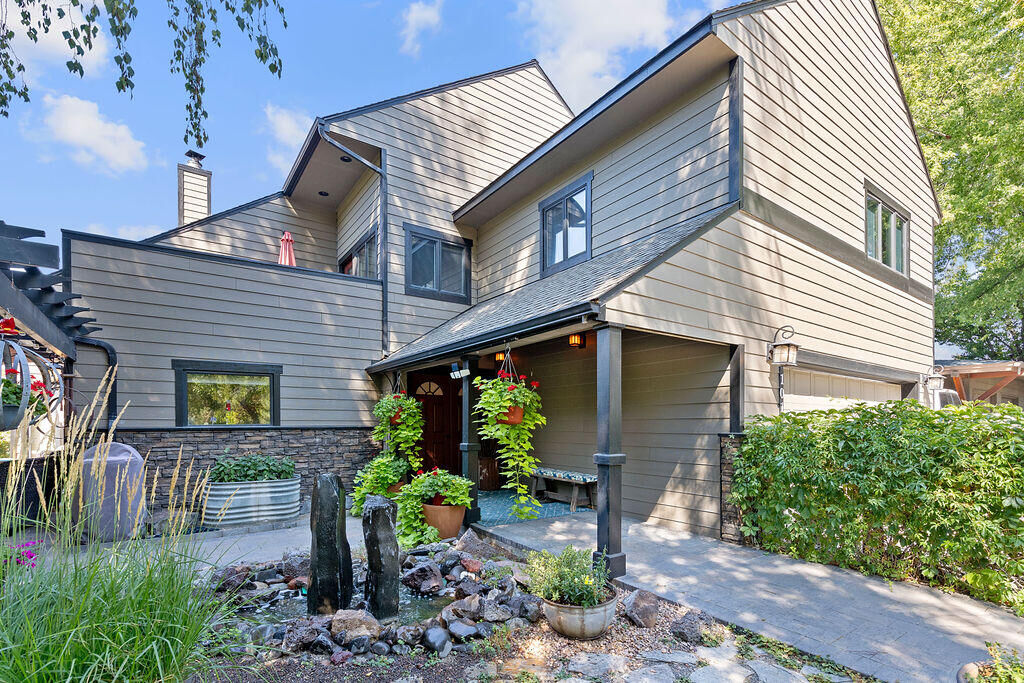 Property Photo: 101 NE Marmot Lane OR 97754