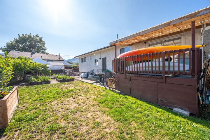Property Photo: 171 Huth Avenue BC V2A 2Z7