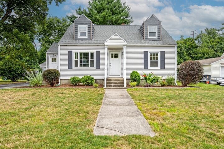 11 Laurie Ave  South Hadley MA 01075 photo