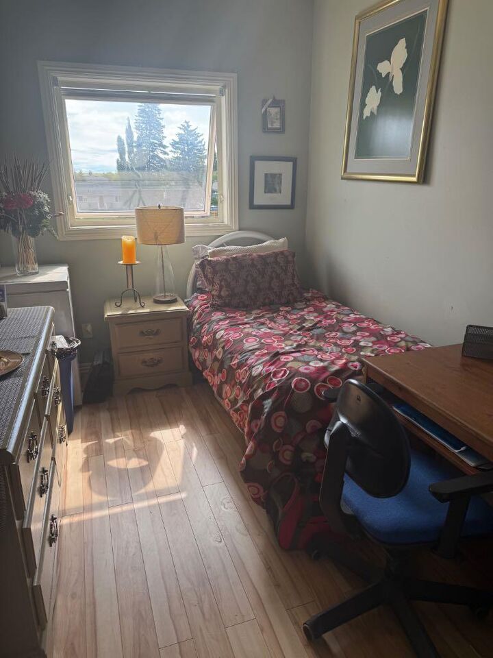 Property Photo:  7 Lineham Avenue 205  AB T1S 1Z2 