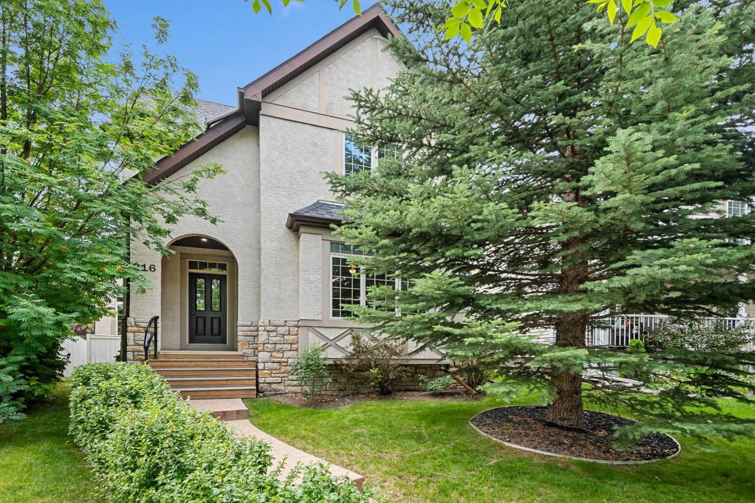 Property Photo:  216 Mike Ralph Way SW  AB T3E 0H8 
