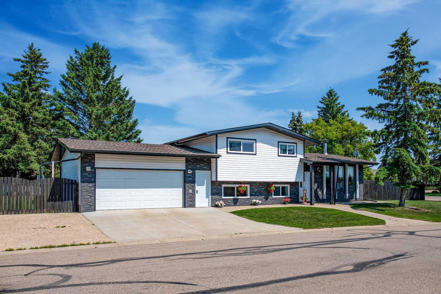 Property Photo: 401 16 Street AB T9W 1J3
