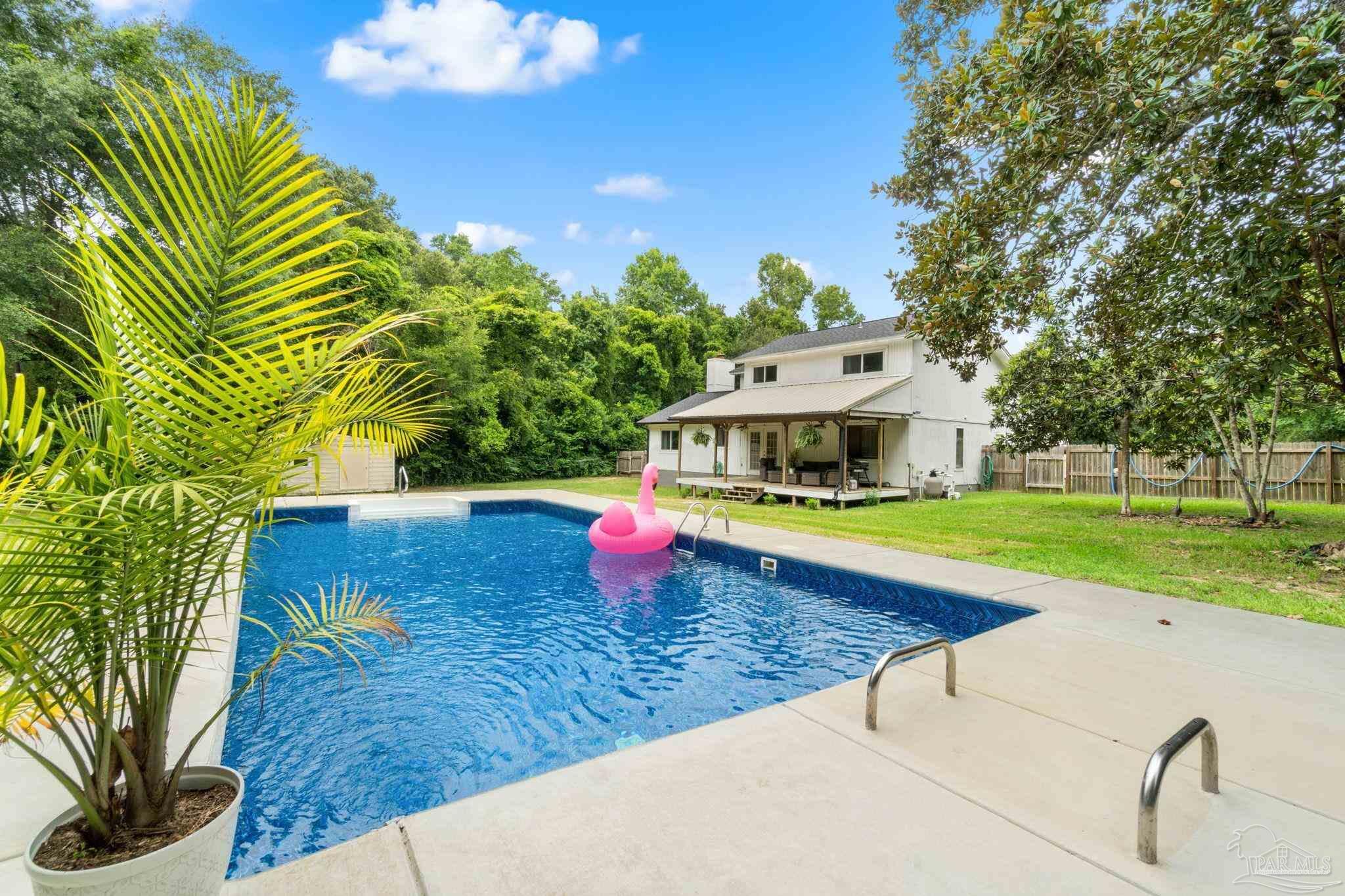 Property Photo: 5069 Guernsey Rd FL 32571