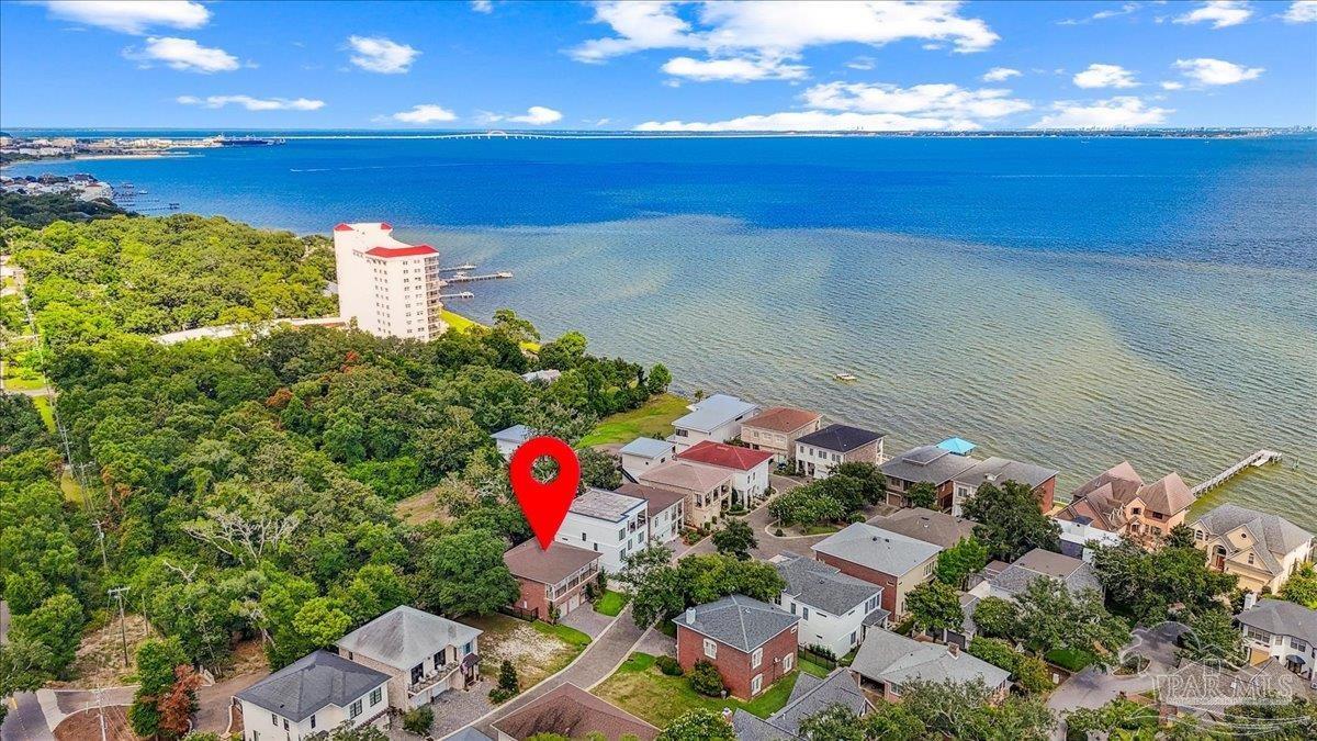 Property Photo:  1518 White Caps Ln  FL 32507 
