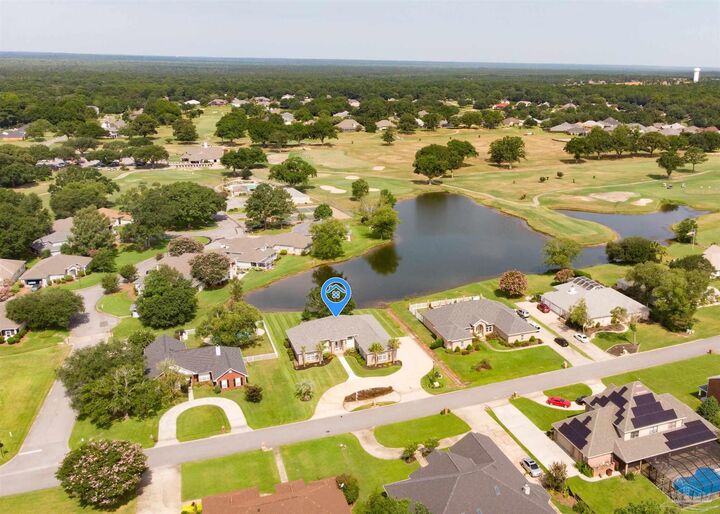 Property Photo: 5649 Sandstone Dr FL 32571
