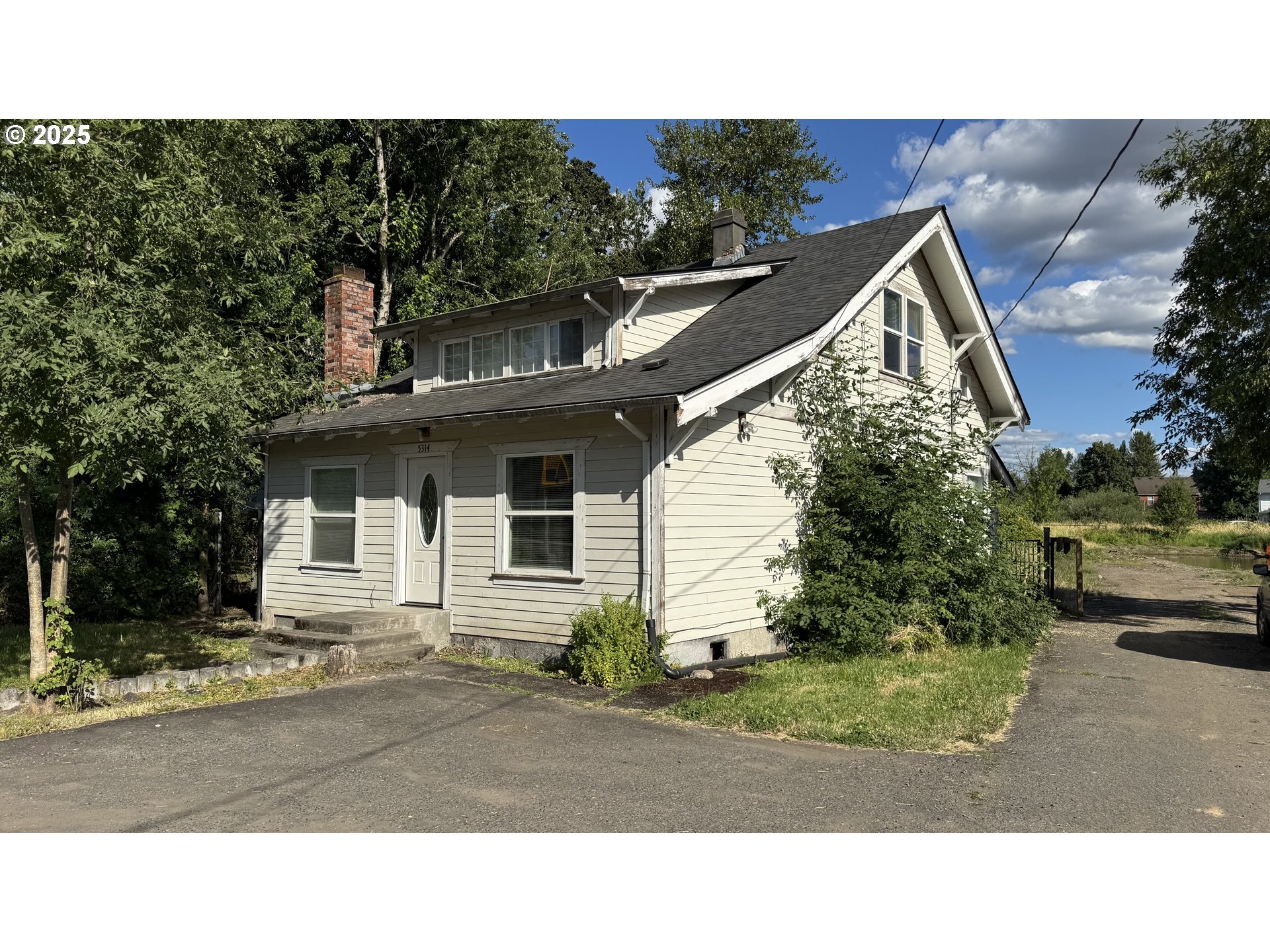 Property Photo: 5314 SE Jennings Ave OR 97267