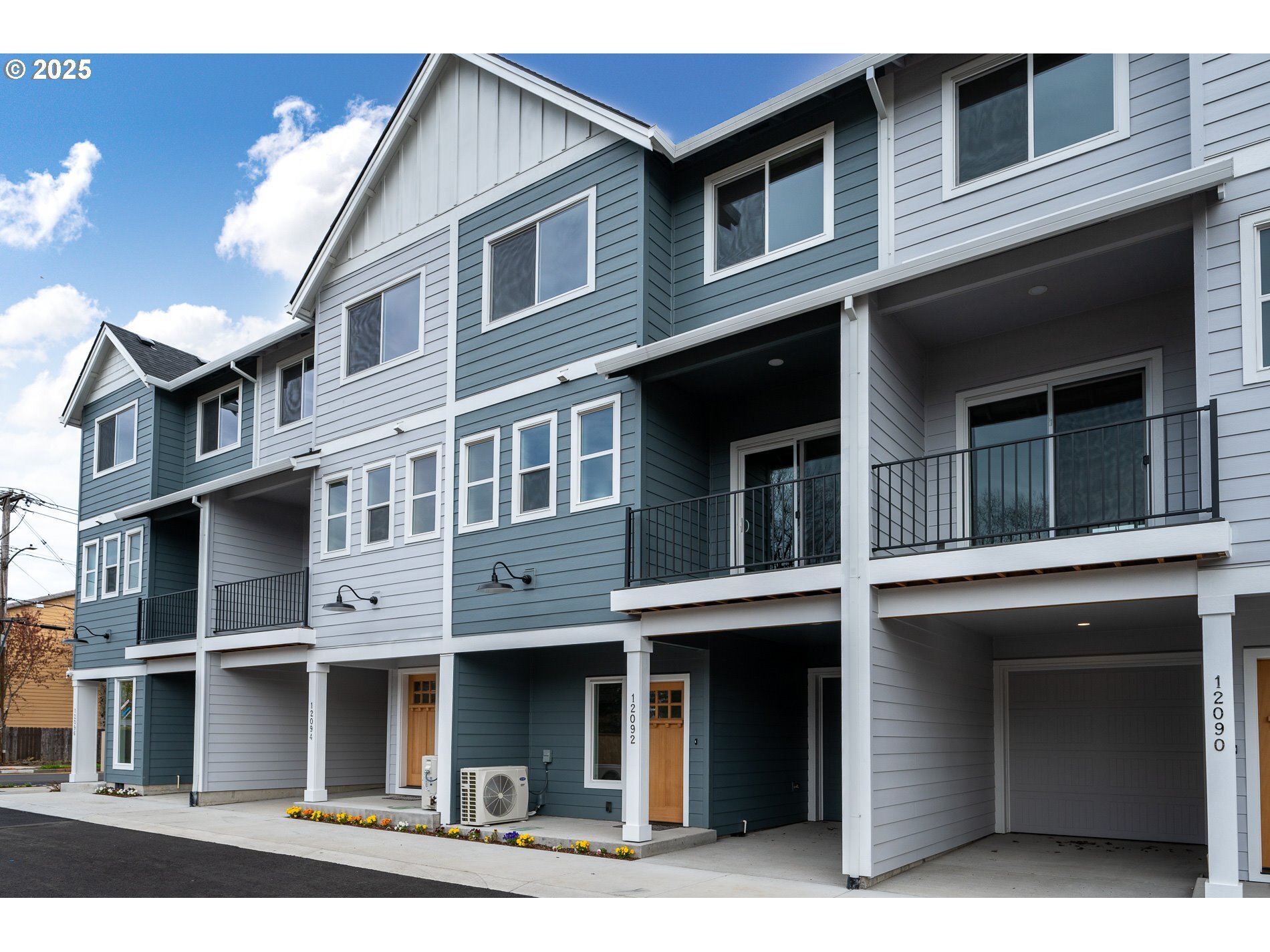 Property Photo: 12086 SE Harold St OR 97266