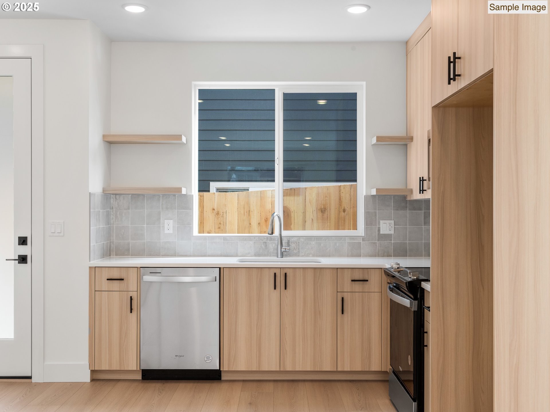 Property Photo: 1662 SE Umatilla St 4 OR 97202