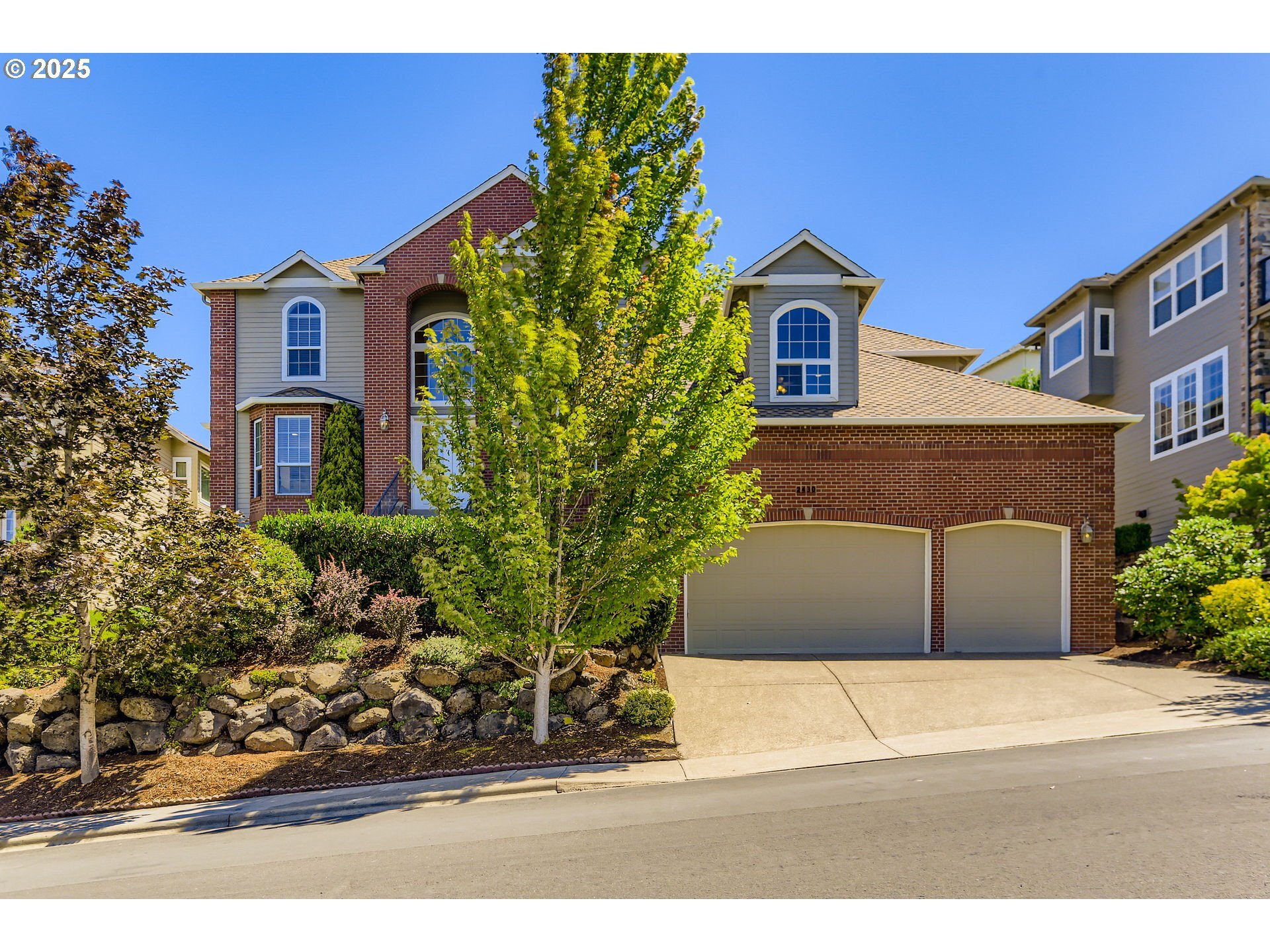 Property Photo:  2430 NW Woodrose Dr  OR 97229 