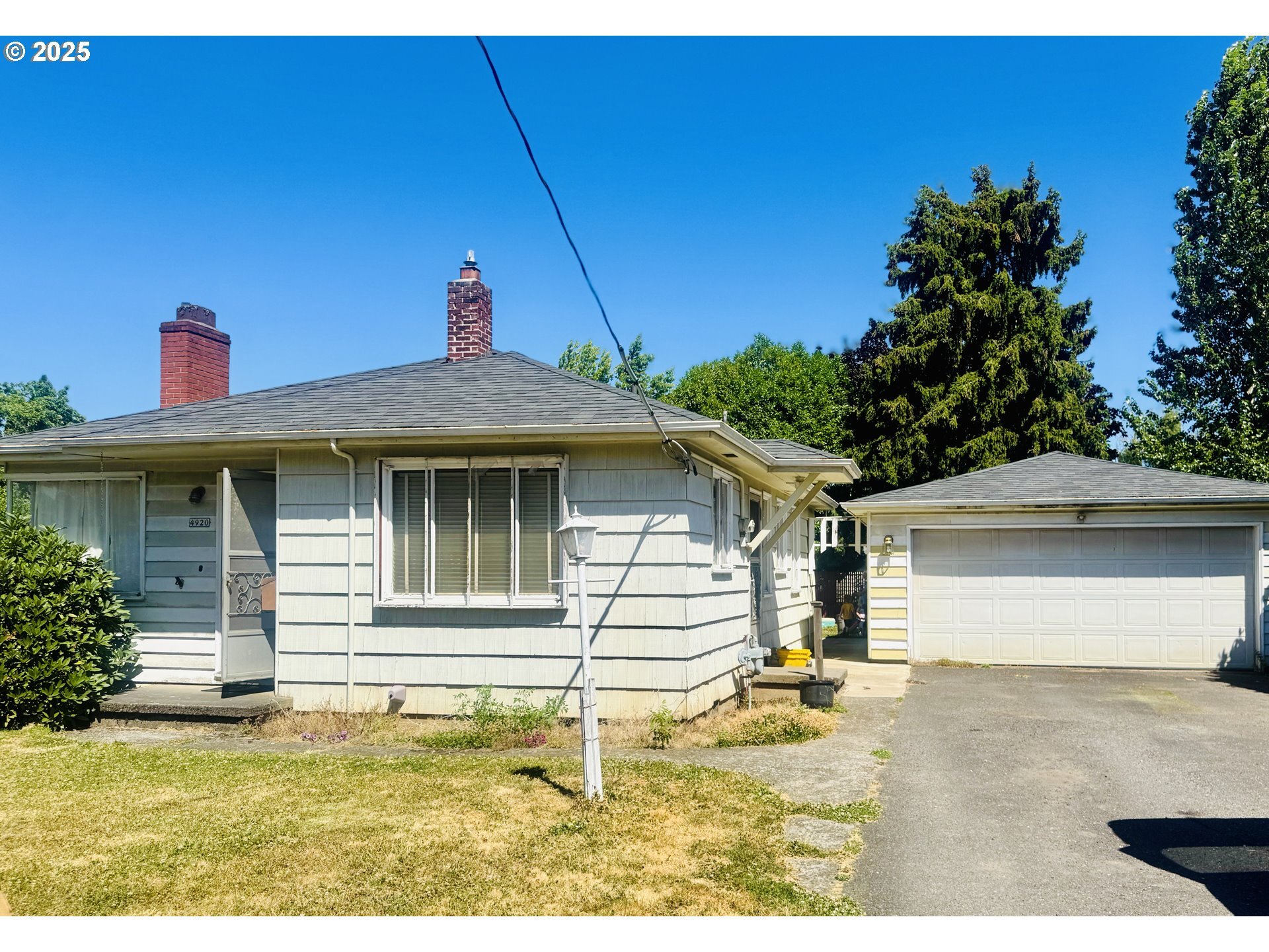 Property Photo: 4920 NE 72nd Ave OR 97218
