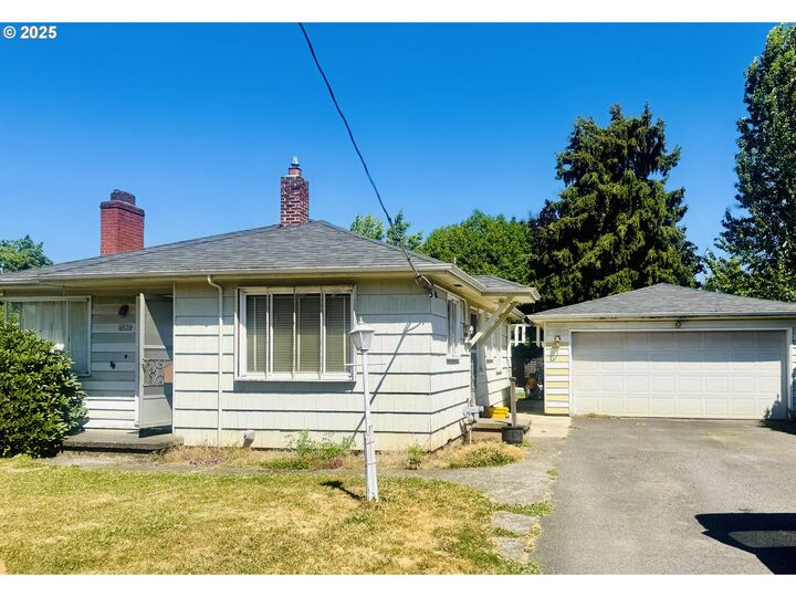 Property Photo: 4920 NE 72nd Ave OR 97218