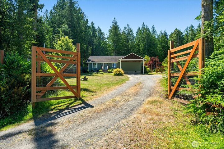 12  Point Caution Drive E  Friday Harbor WA 98250 photo