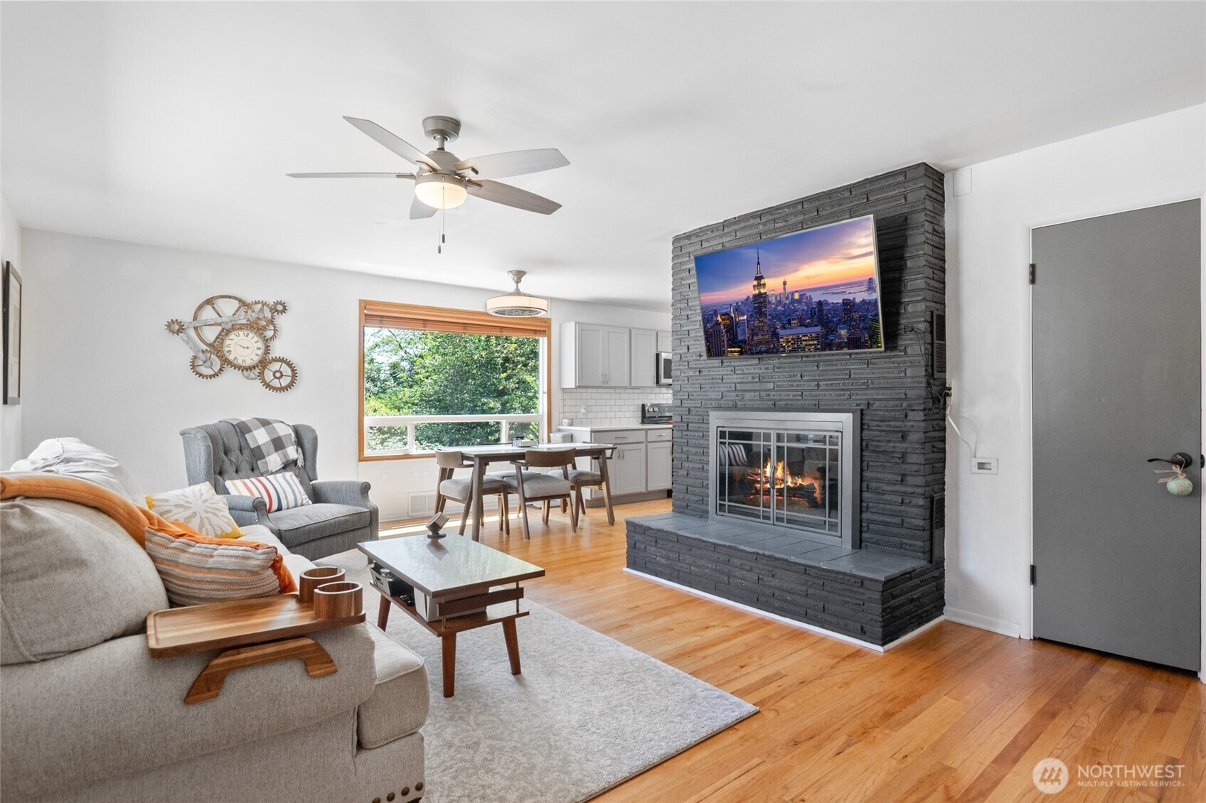 Property Photo: 11515 7th Avenue NE WA 98125