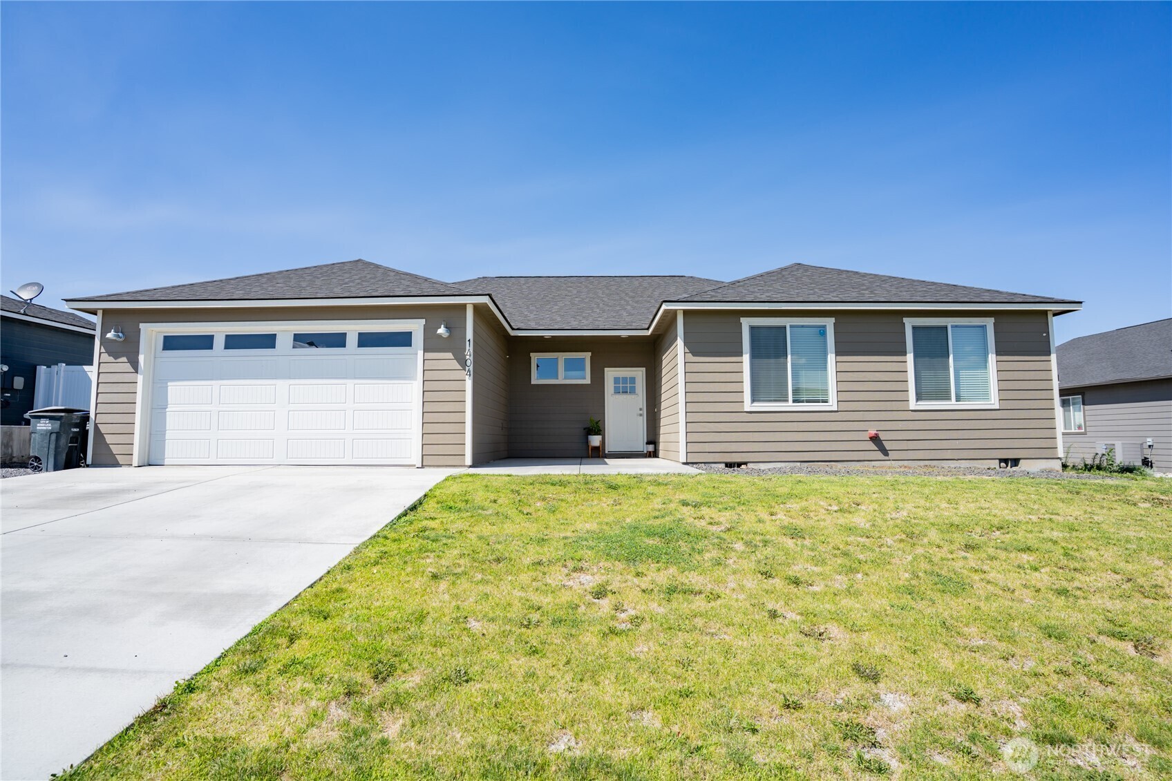 Property Photo: 1404 W Century Street WA 98837