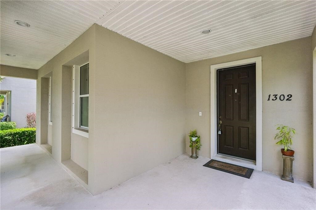 Property Photo: 1302 Classic Court FL 32966