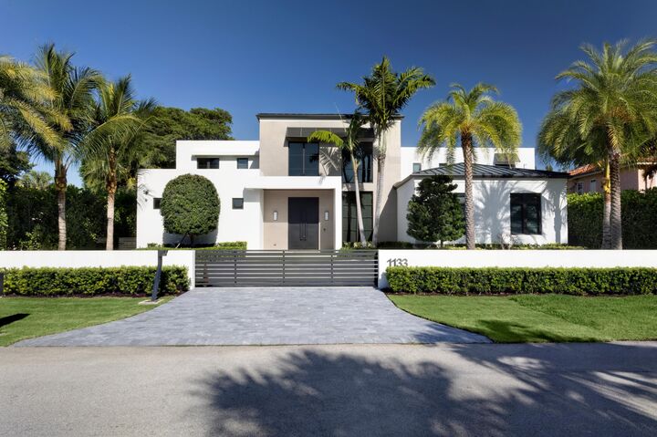 Property Photo:  1133 Cocoanut Road  FL 33432 