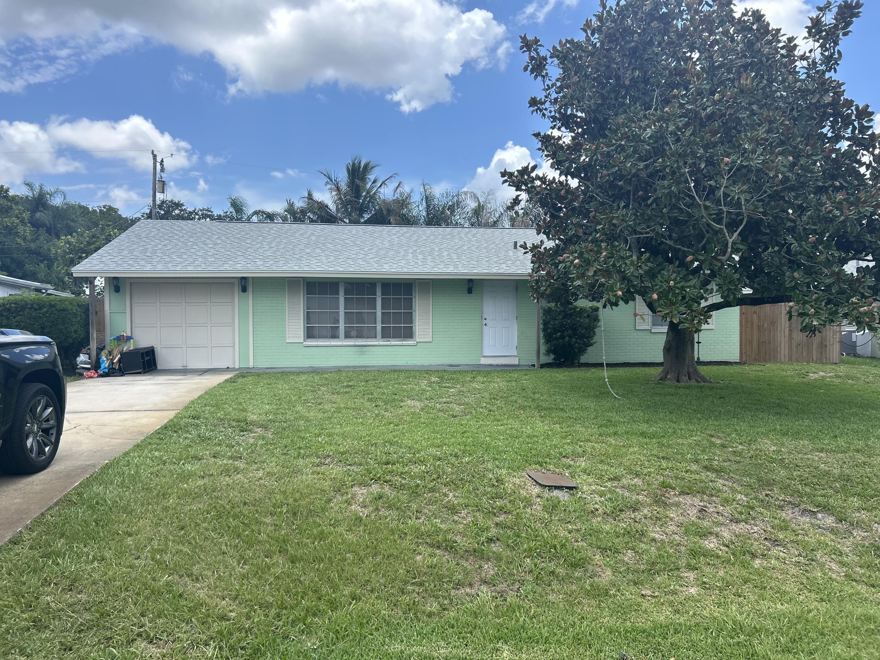 Property Photo: 1565 29th Avenue FL 32960