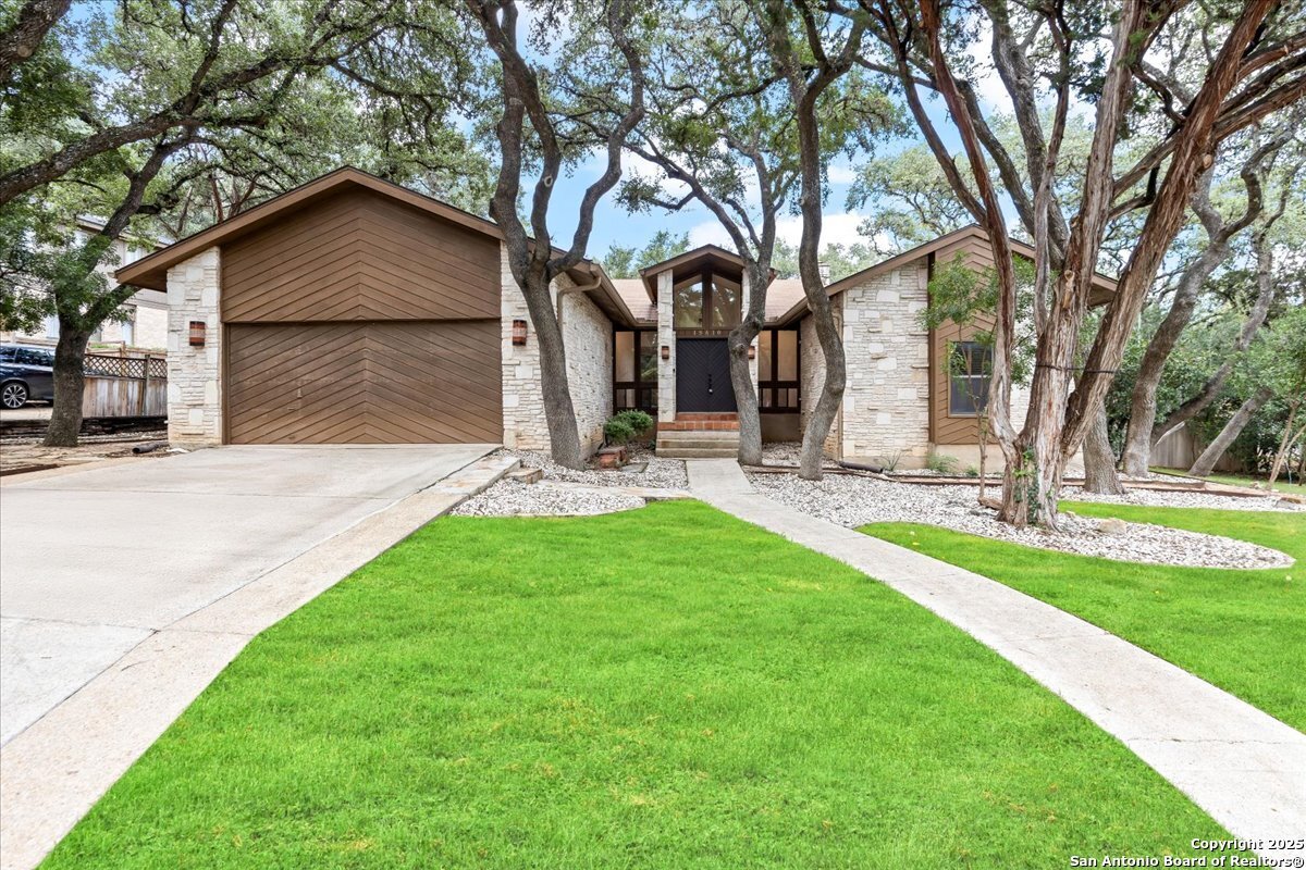Property Photo: 15810 Wilderness Pkwy TX 78232