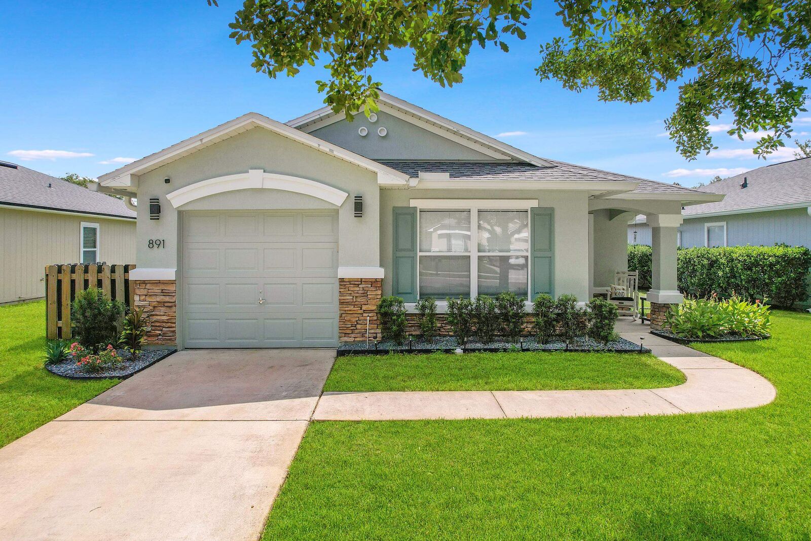 Property Photo: 891 Wynfield Circle FL 32092