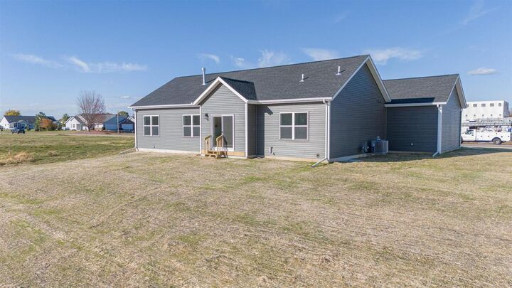 Property Photo:  1702 Kyle Circle  WI 53511 