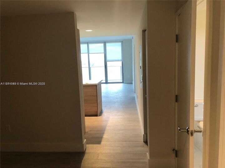 Property Photo: 16385 Biscayne Blvd 1205 FL 33160