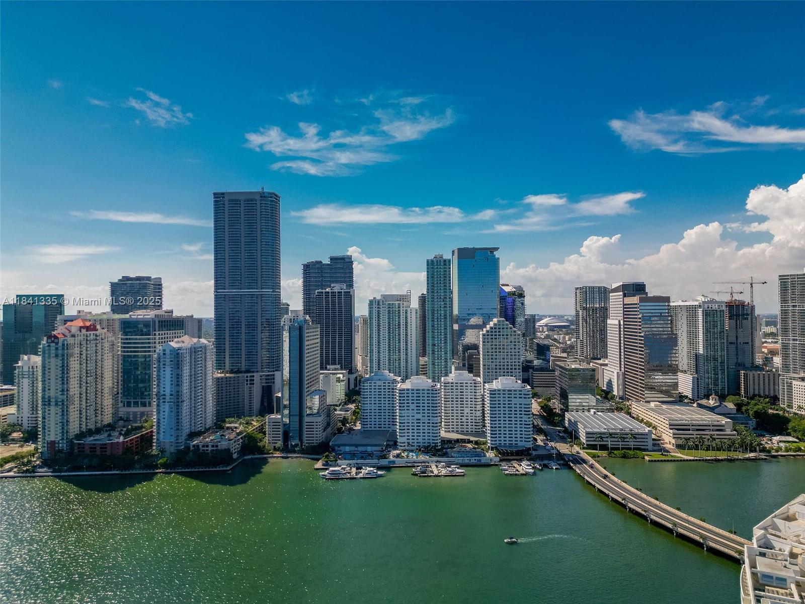 Property Photo: 950 Brickell Bay Dr 3500 FL 33131