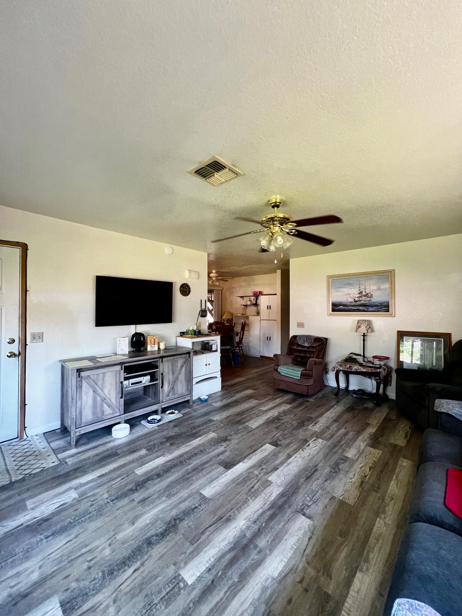 Property Photo: 962 Redwood Boulevard CA 96003