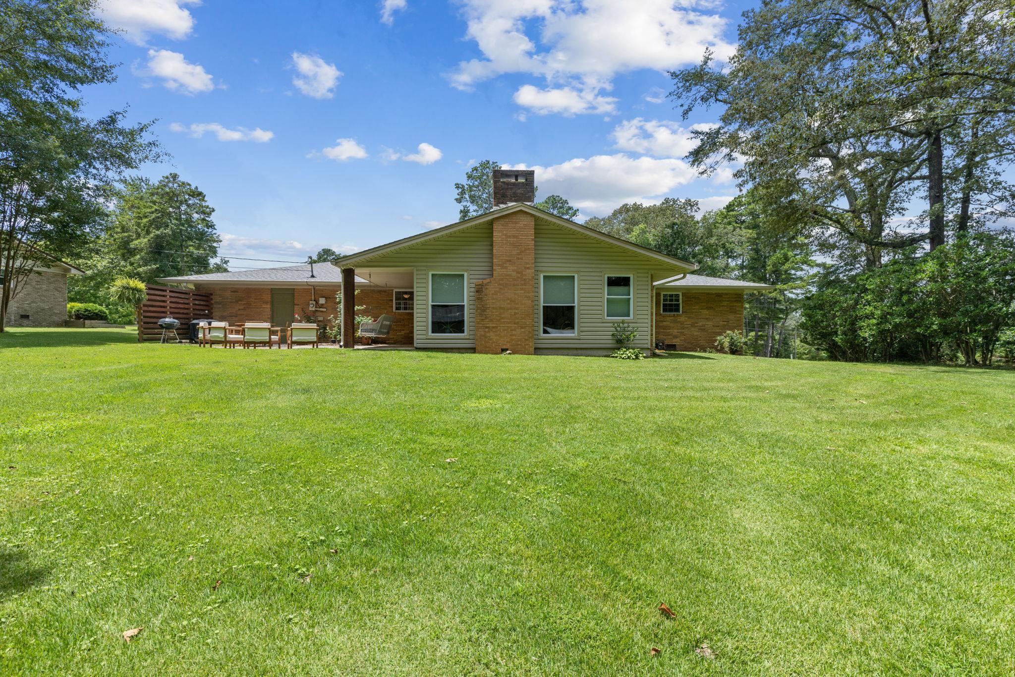 Property Photo: 1020 Larkwood Dr AL 35055 - CULLMAN