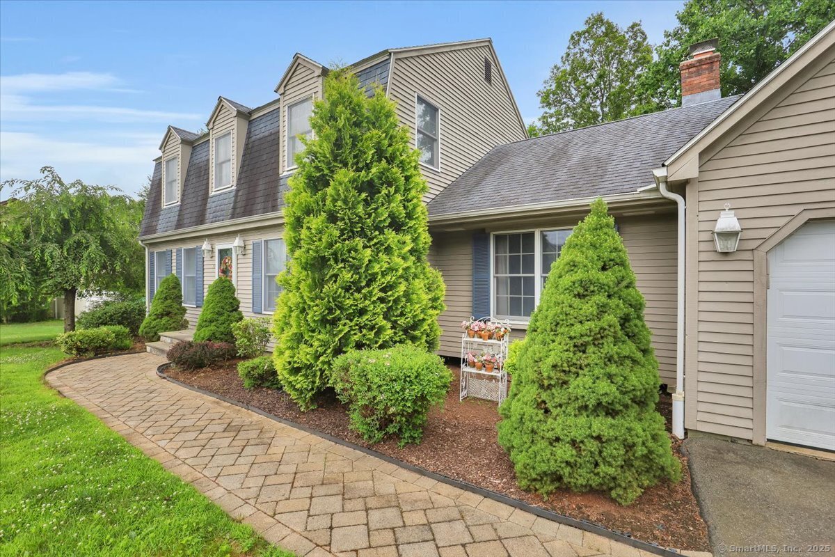 Property Photo:  79 Carriage Drive East  CT 06450 