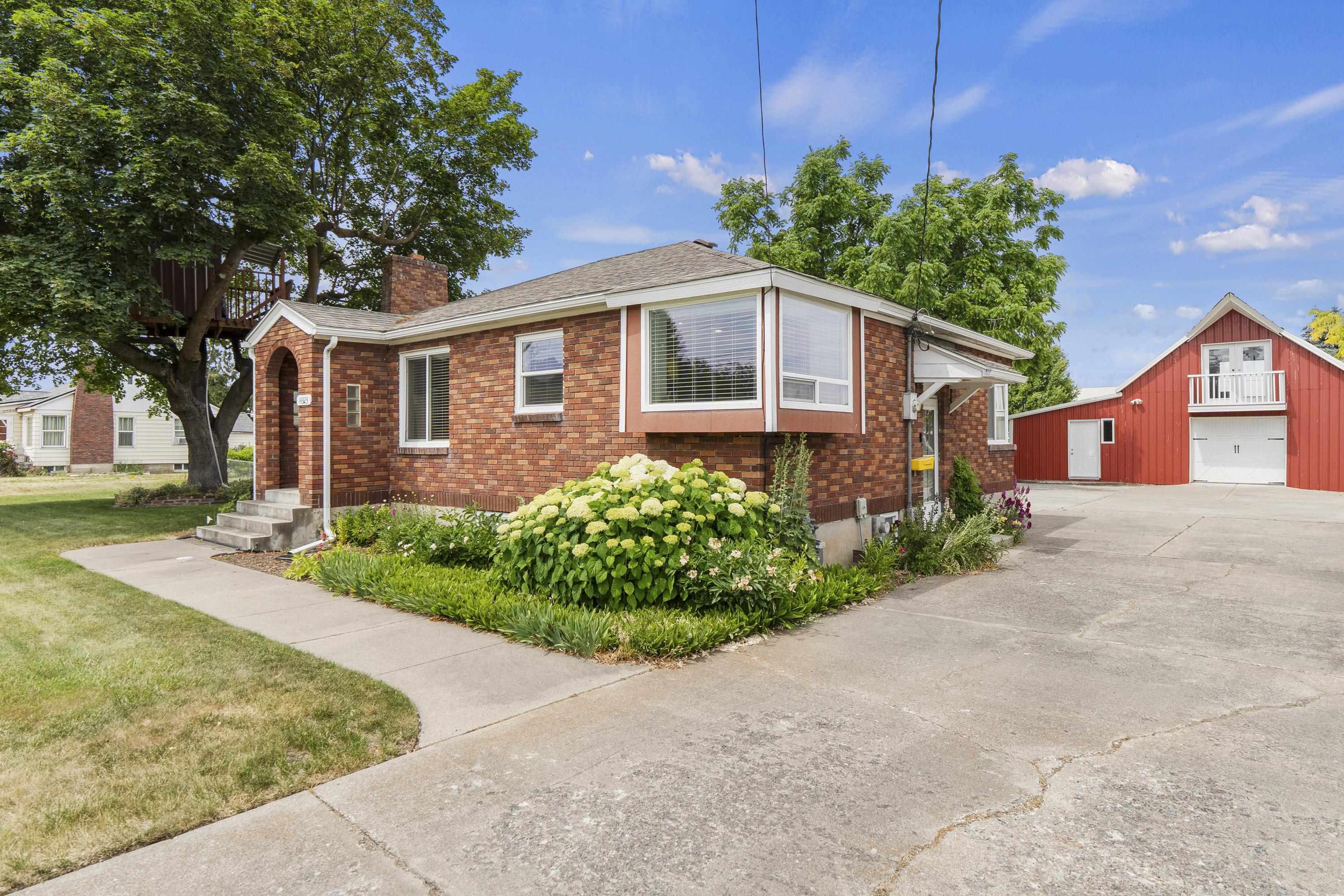Property Photo: 14323 E Broadway Ave WA 99216