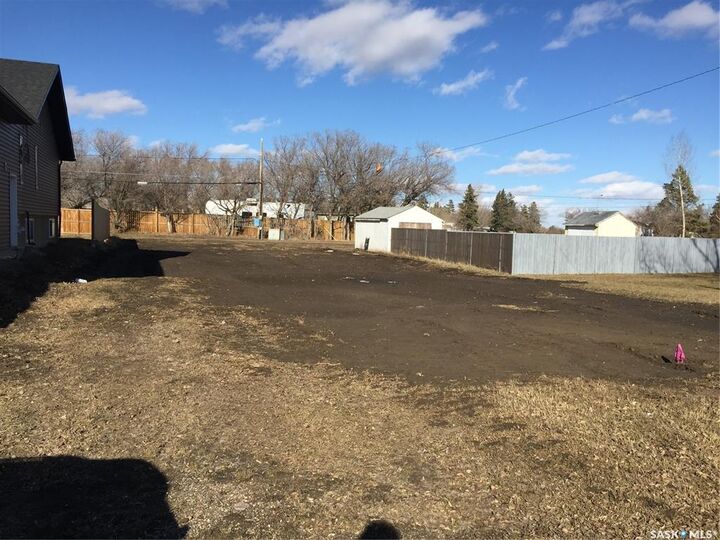 Property Photo:  549 5th Avenue E  SK S0K 4L0 