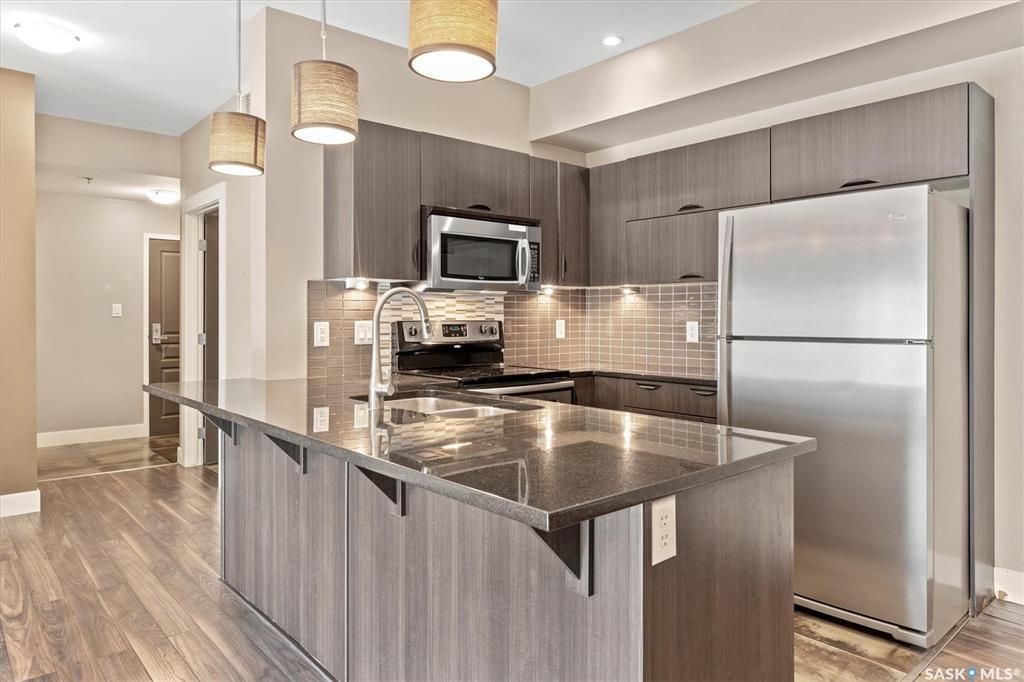 Property Photo:  721 8th Street E 103  SK S7H 0R4 