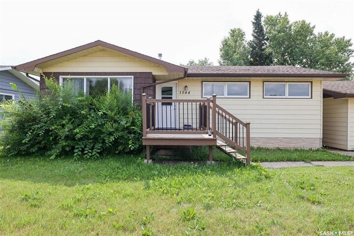 Property Photo: 1544 Frohlick Street SK S0G 2H0