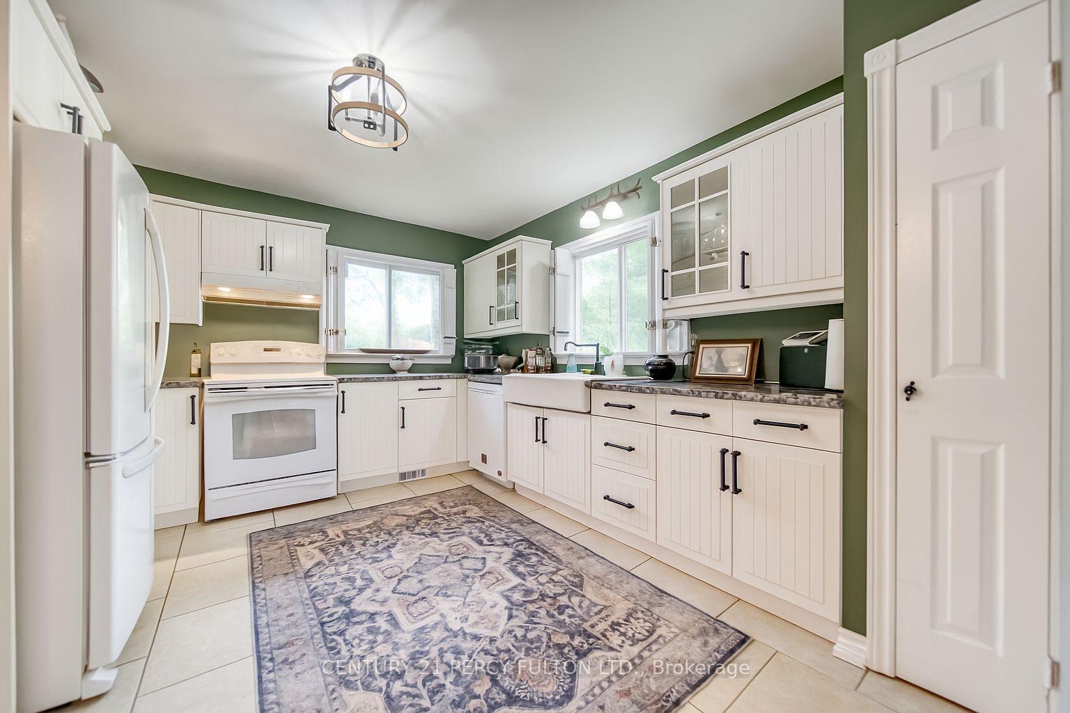 Property Photo:  744 William Street  ON L9S 2G3 
