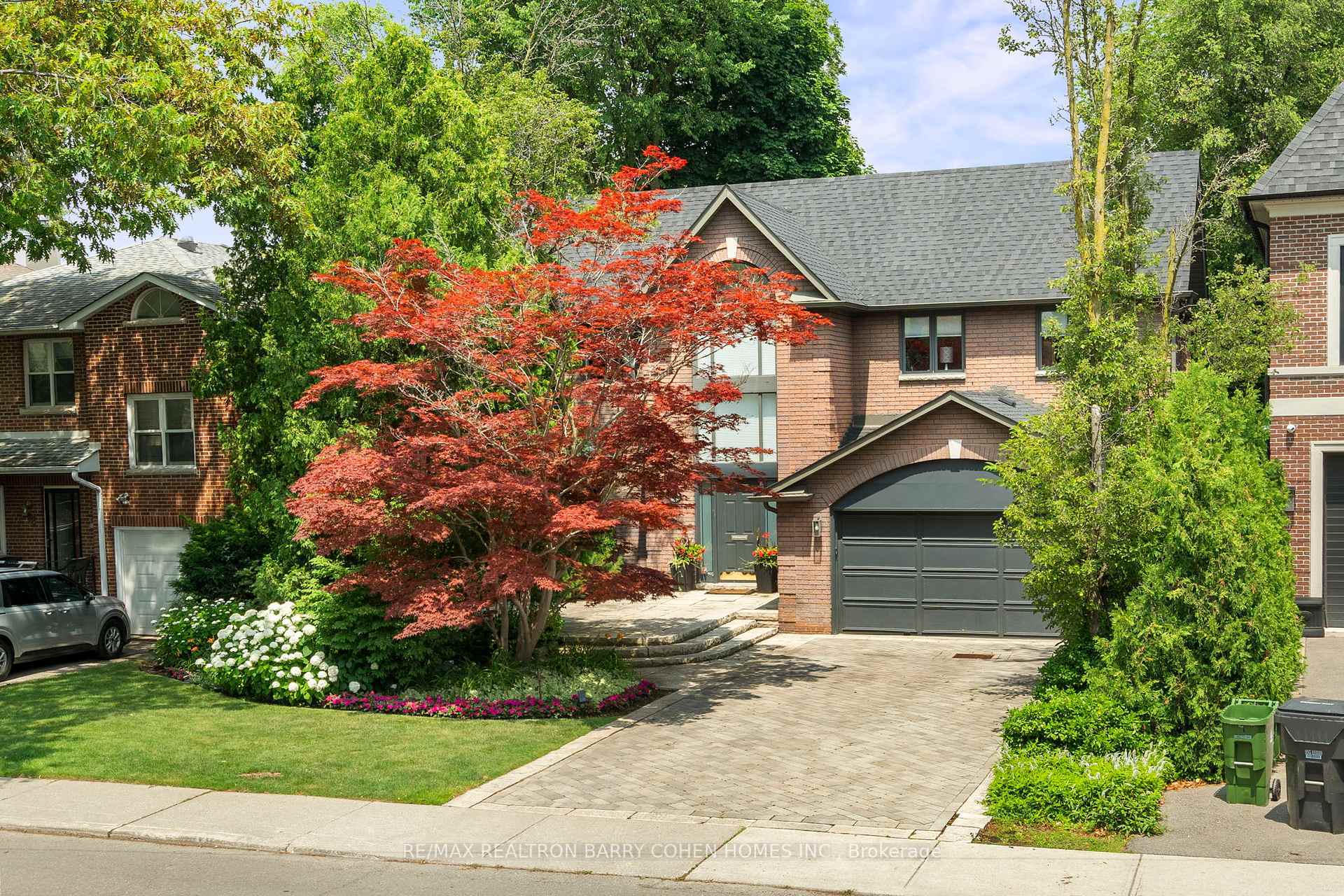 Property Photo: 566 Castlefield Avenue ON M5N 1L8