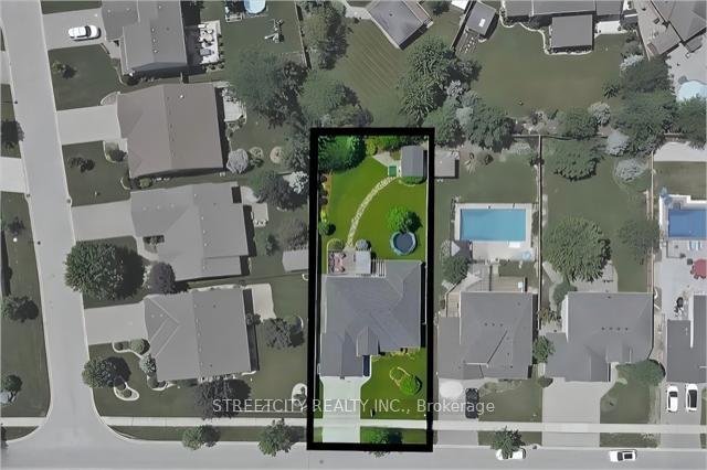 Property Photo:  1861 Louise Boulevard  ON N6G 5G2 