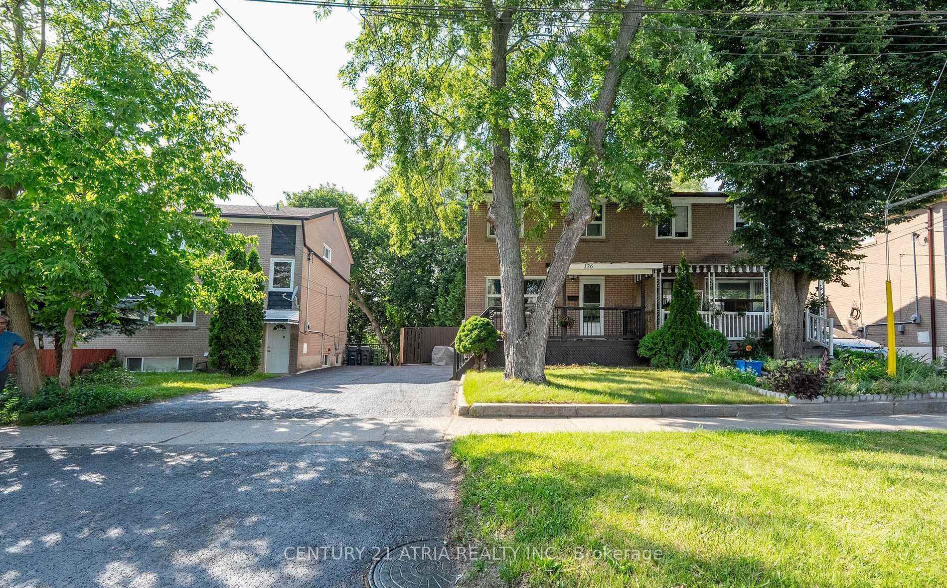 Property Photo: 126 Celeste Drive Lower ON M1E 2V1