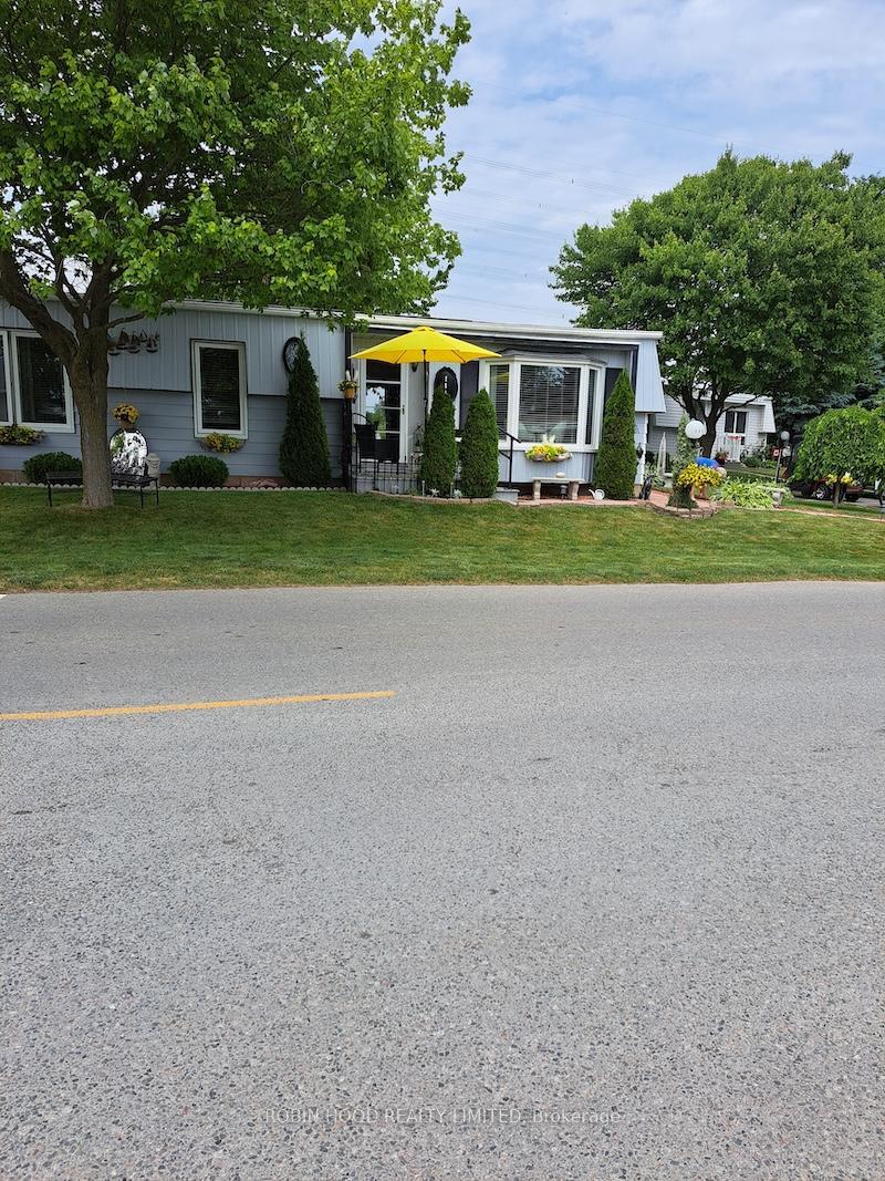 Property Photo: 114 Wilmot Trail ON L1B 1B9