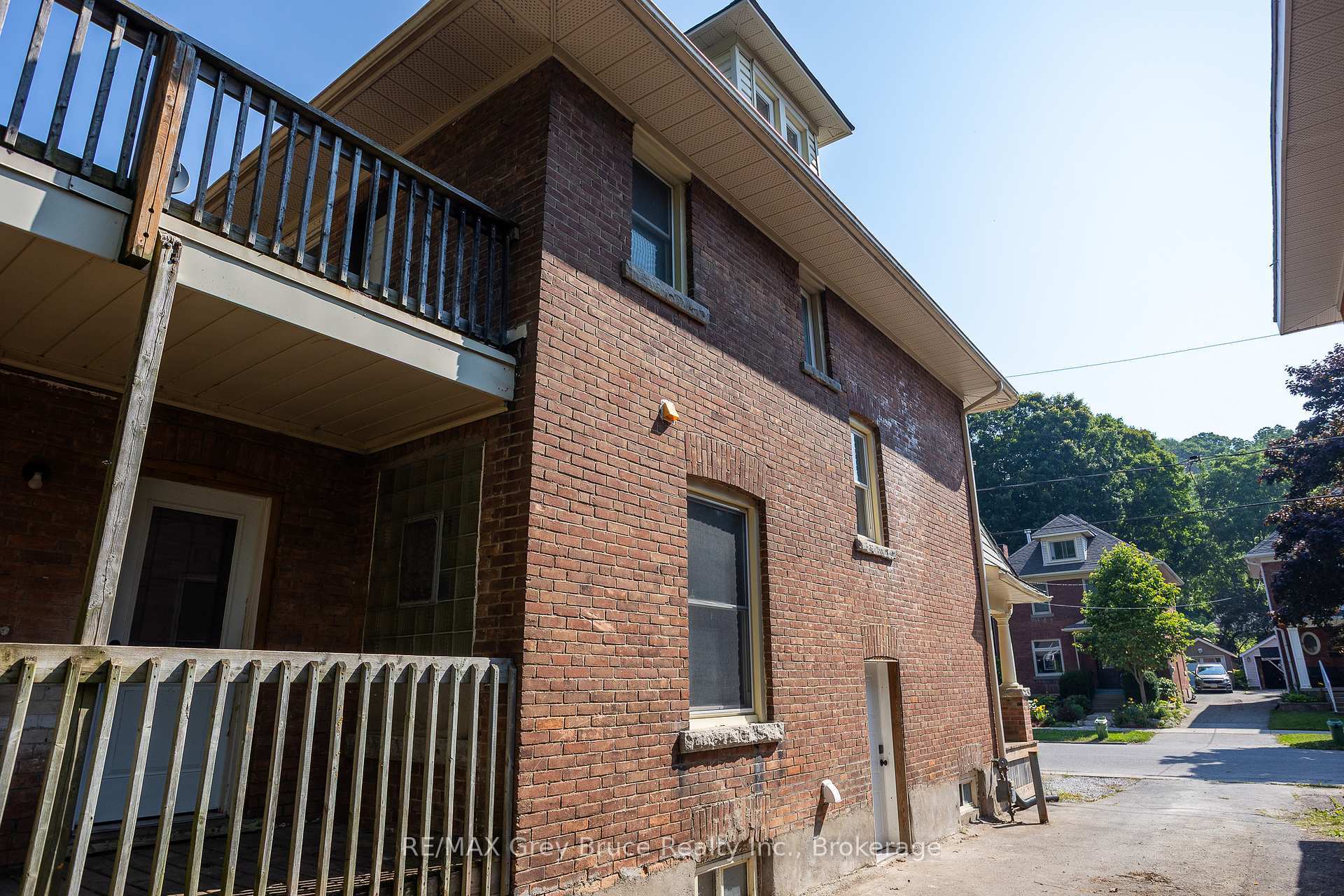 Property Photo: 516 4th Avenue E ON N4K 2N2