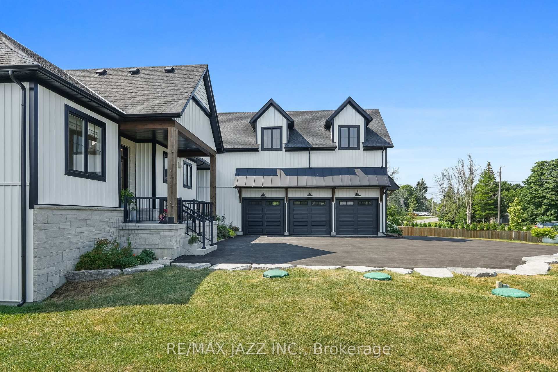 Property Photo: 48 Pleasant View Crescent ON K0M 2C0