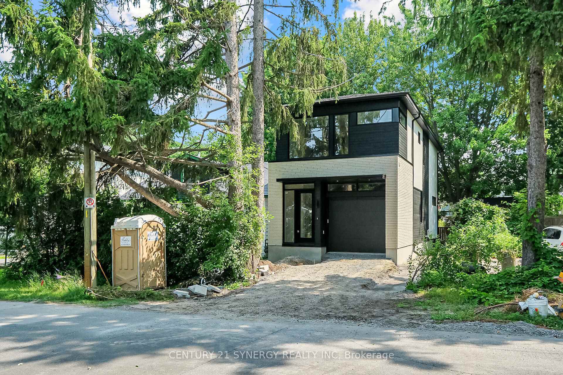 Property Photo:  83 Boyce Avenue  ON K2B 6J1 