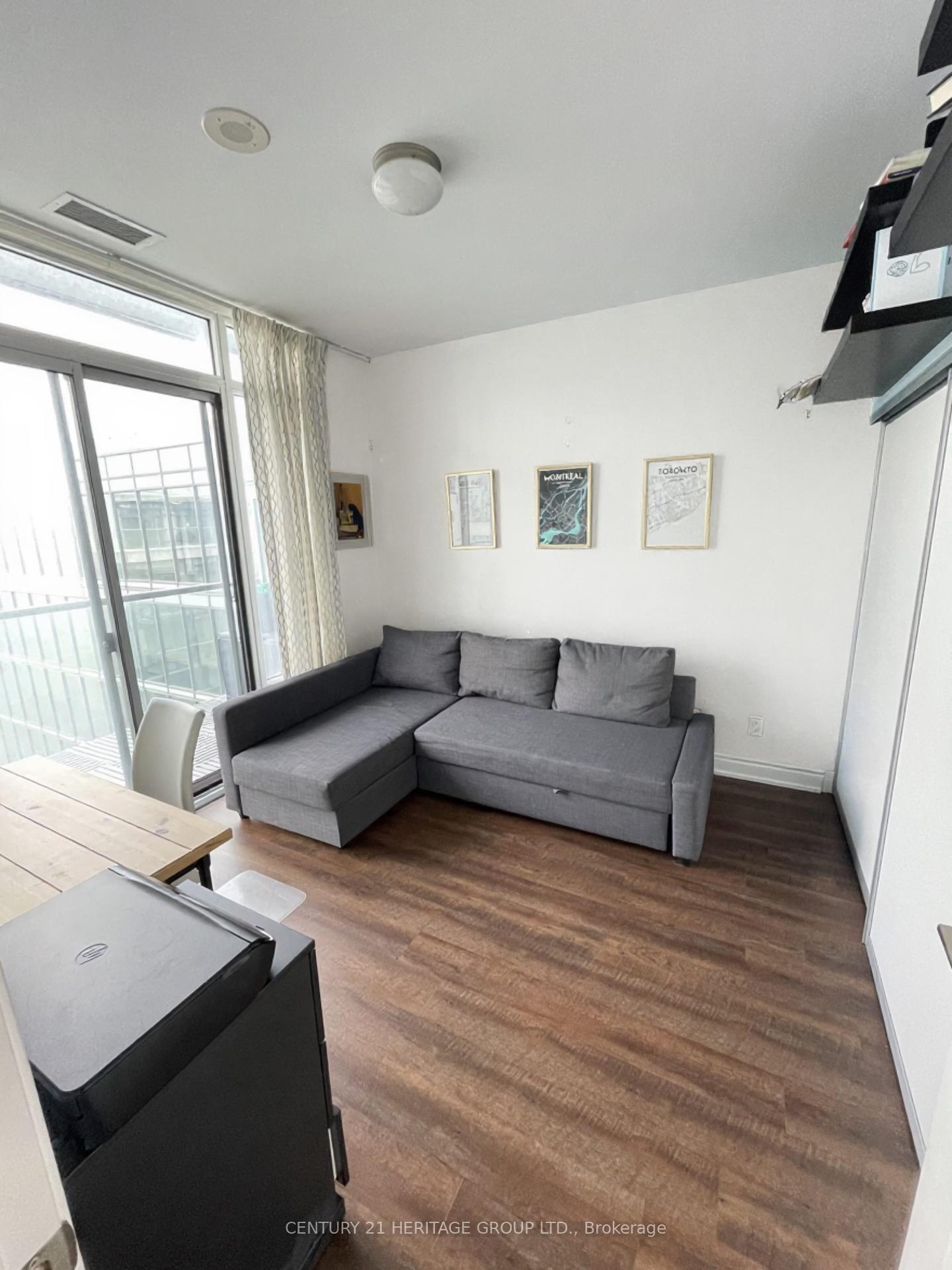 Property Photo:  90 Stadium Road 921  ON M5V 3W5 