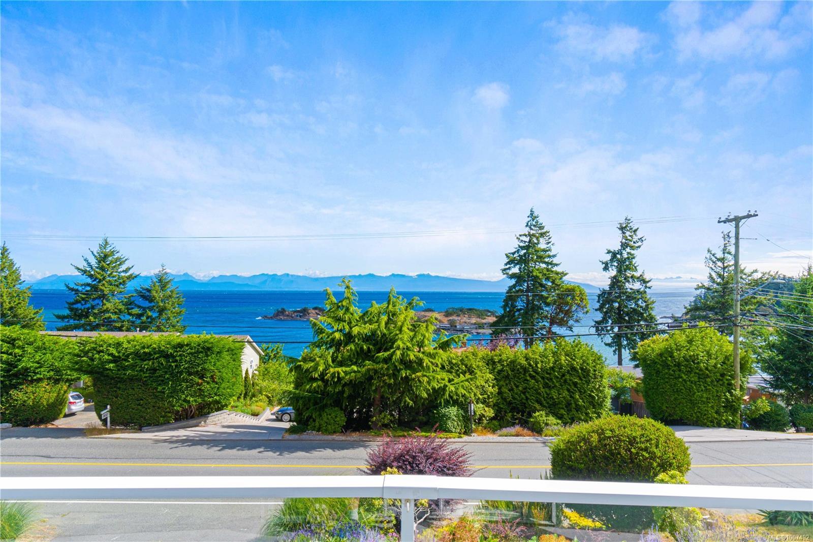 Property Photo:  3817 Hammond Bay Rd  BC V9T 1G4 