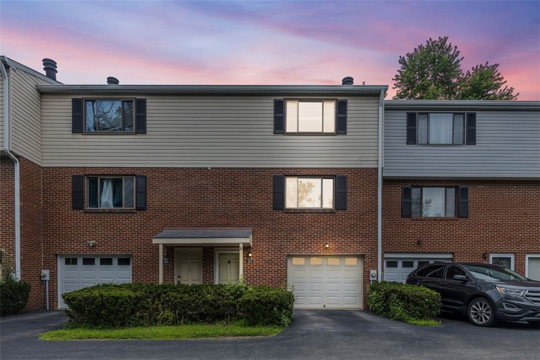 Property Photo: 104 Countryside Dr PA 15136
