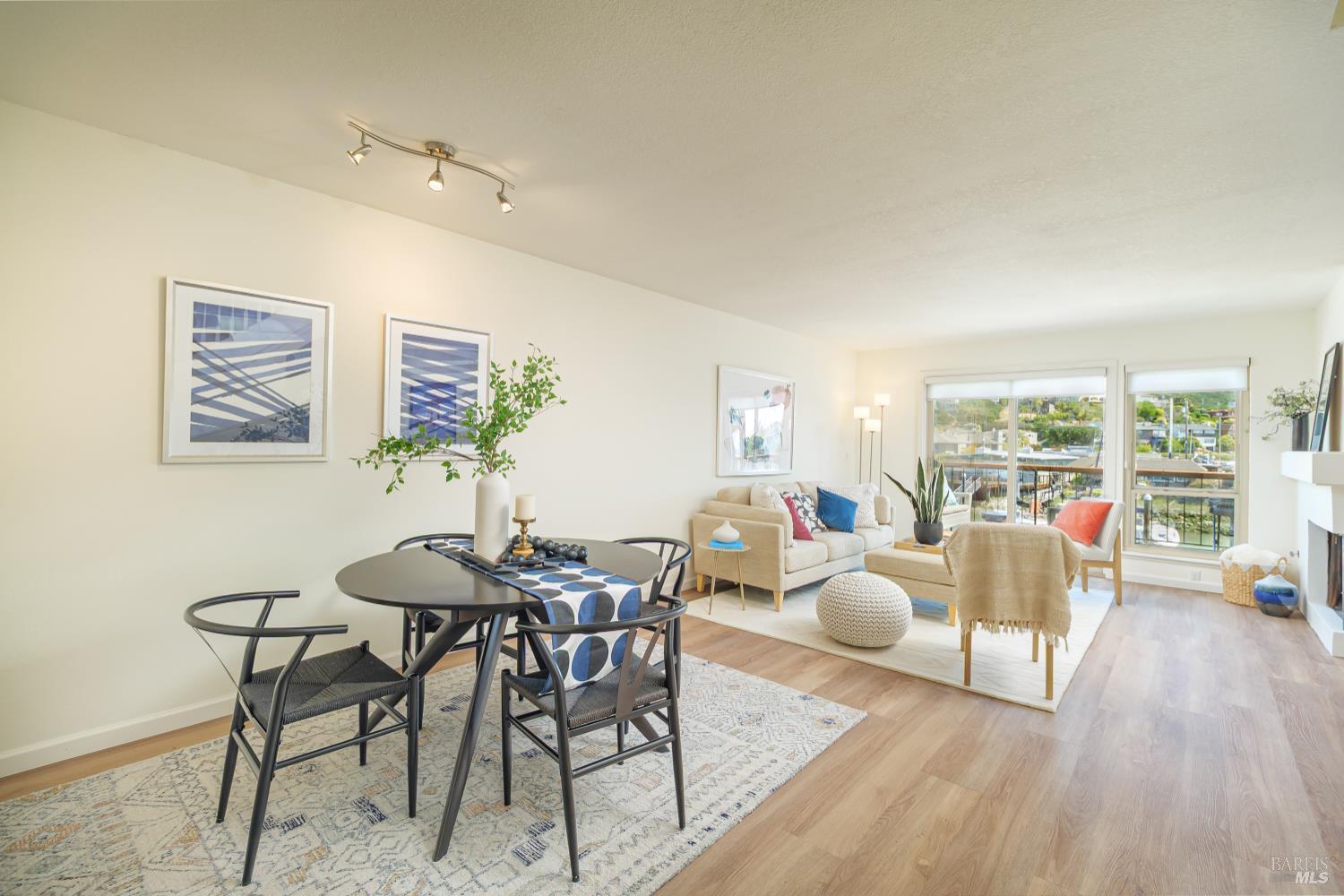 Property Photo: 490 Canal Street 19 CA 94901