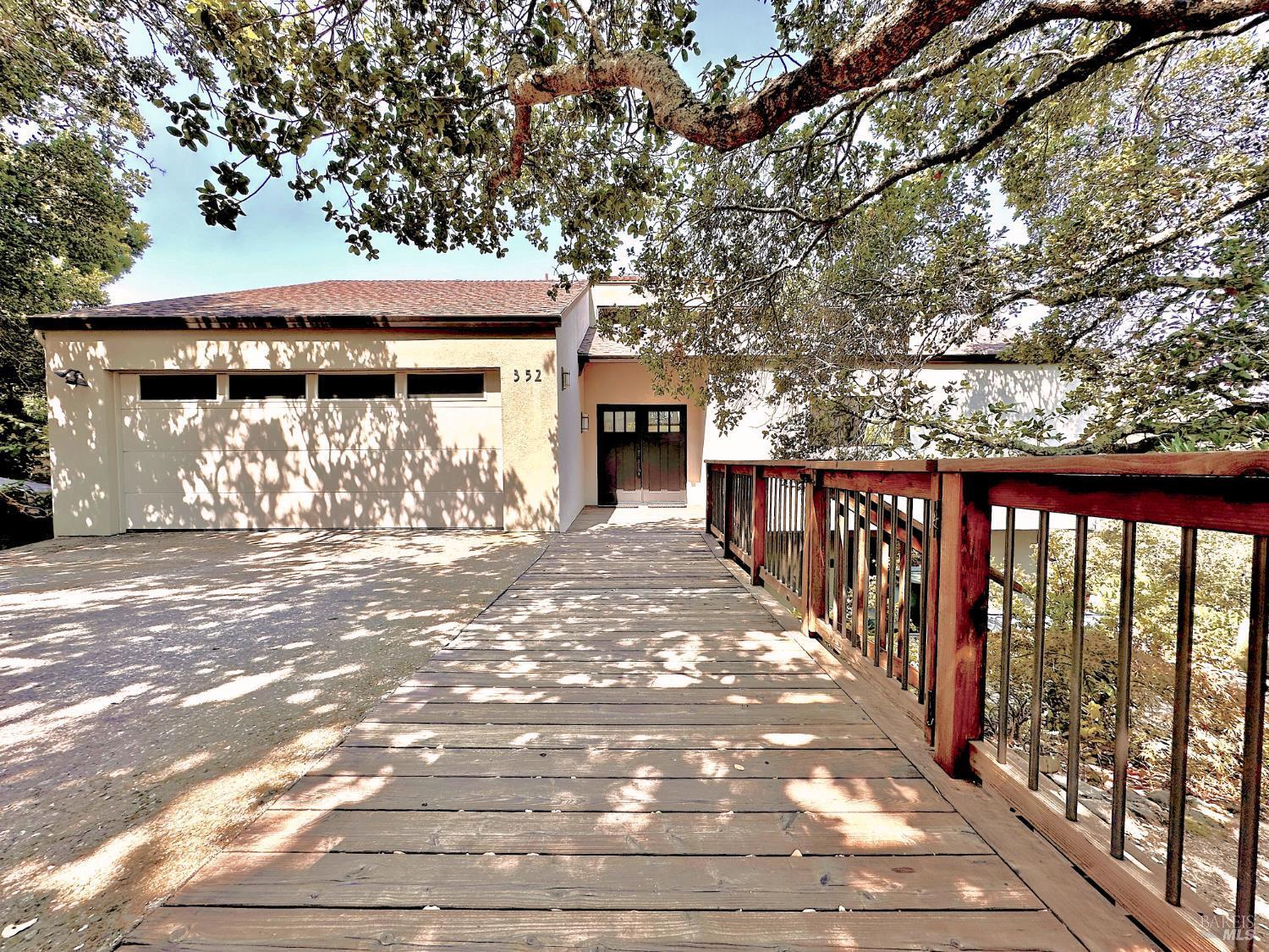Property Photo:  352 Laurel Avenue  CA 94945 